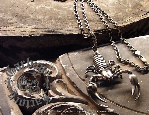 蠍のペンダントトップ | シルバーアクセサリーショップGarbage Factory