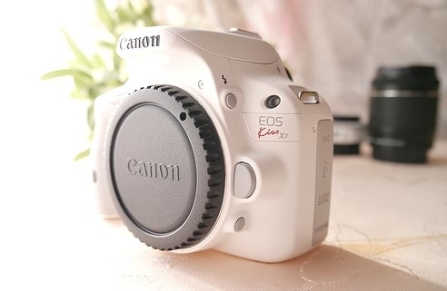 CANON EOS Kiss X7 （White) は 白い・軽い・コンパクトな姫でした