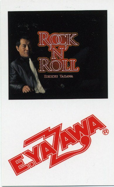 DMでもらったバースデーカード（去年と今年）とコースターとカクテル