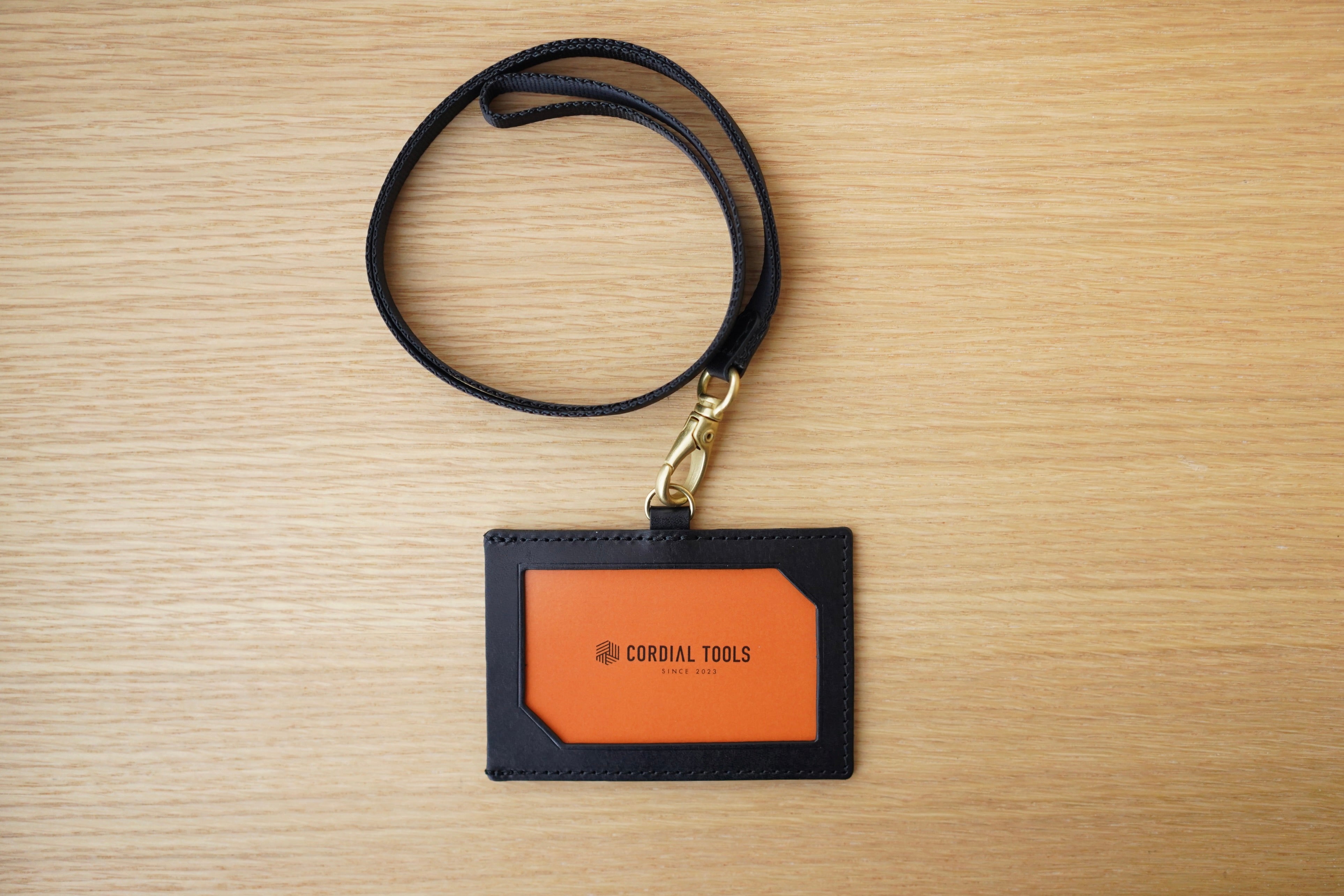 窓の透明プラ板がないIDケース（ブラック）CT05 – Makuake STORE