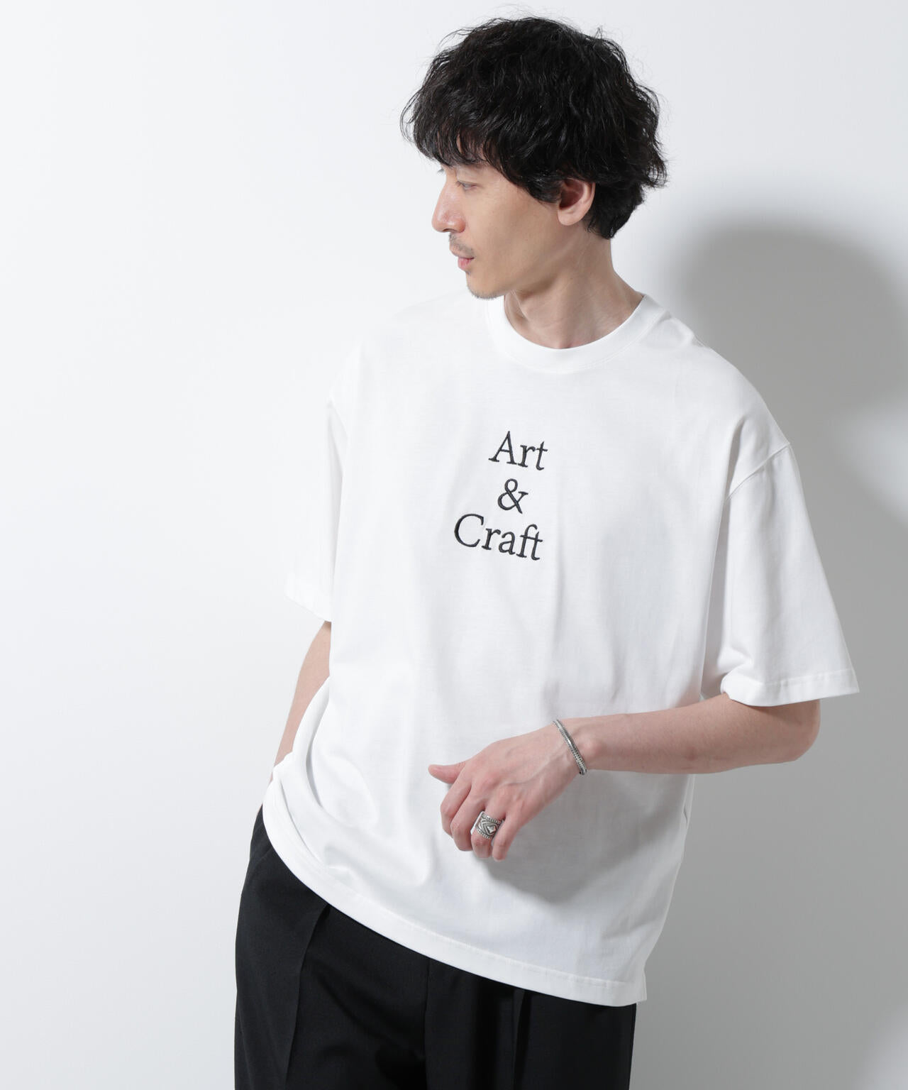Art & Craft」エディトリアル 刺繍Tシャツ