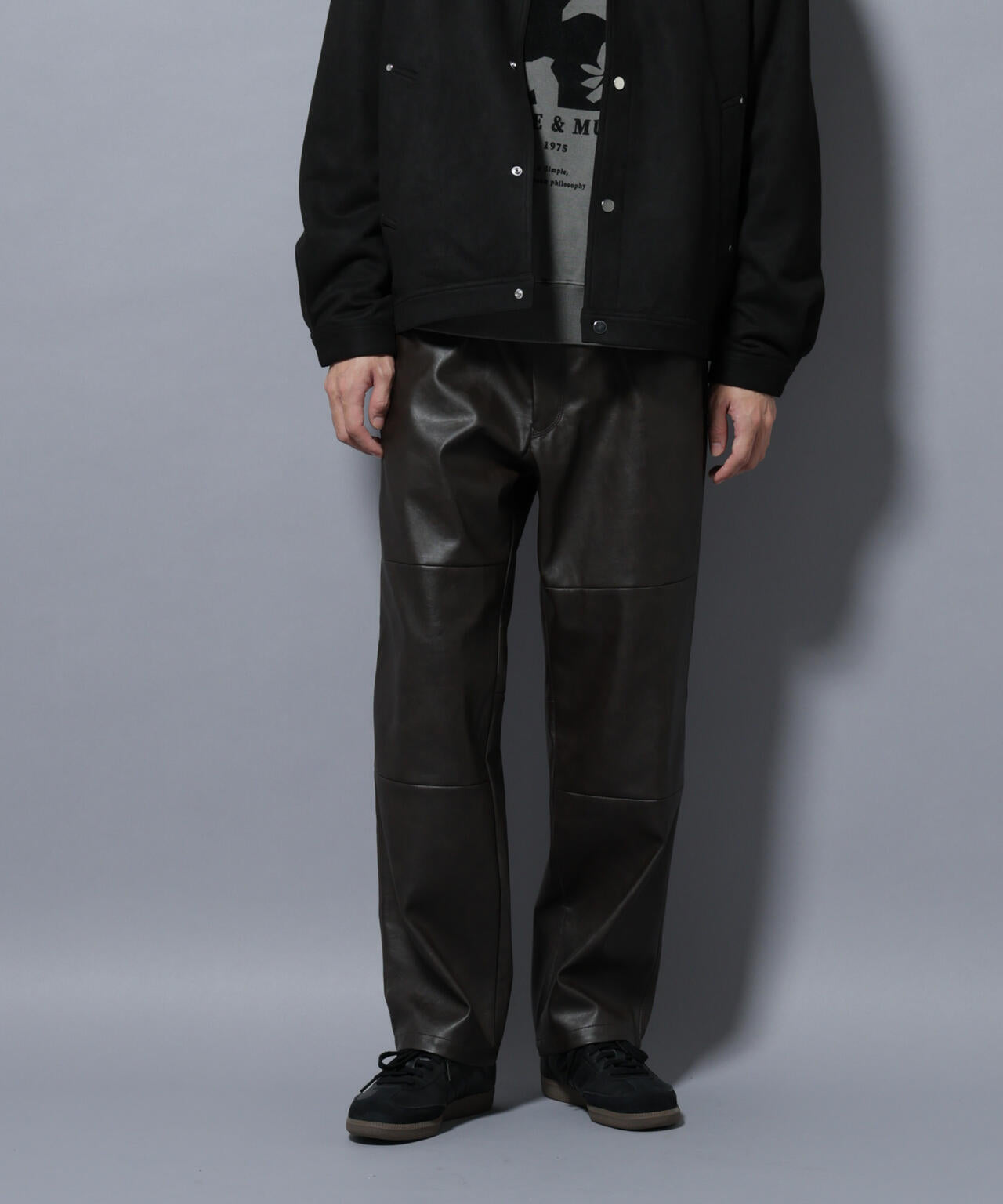 ヴィンテージライクフェイクレザー ダブルニーテーパードパンツ