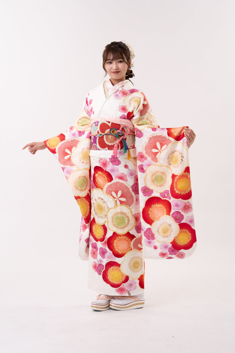 白地 梅柄 正絹振袖【219】 – SAKURA TOKYO