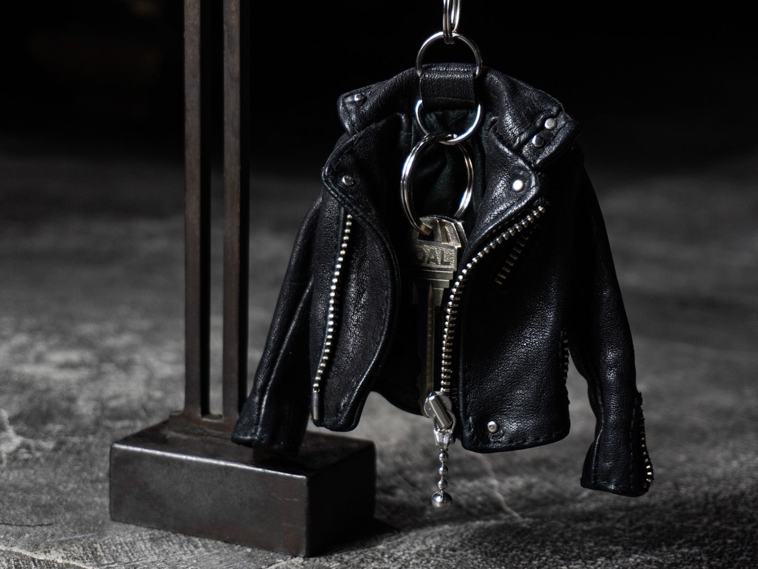 Leathers Day Special Item – STRUM OFFICIAL