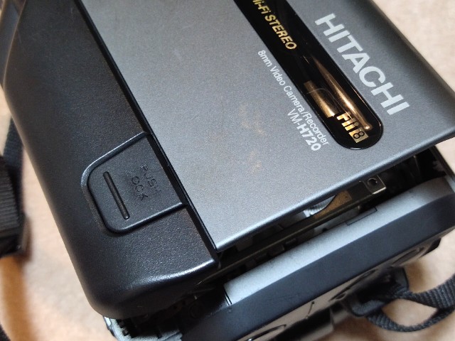 HITACHI VM-H720