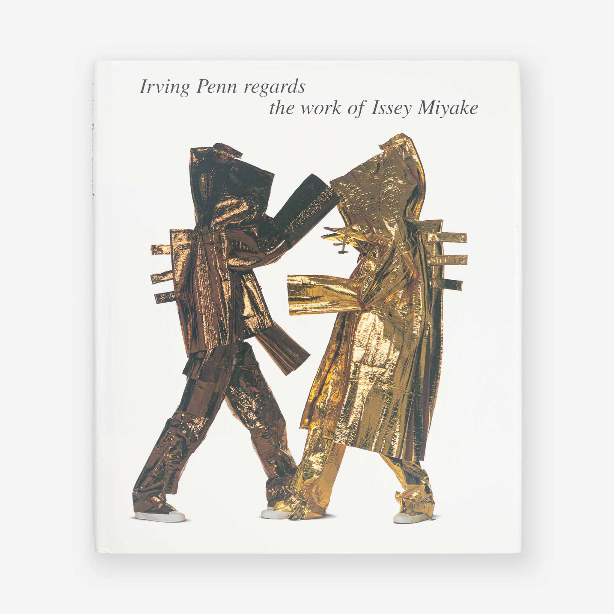 Irving Penn regards the work of Issey Miyake – Saint Page