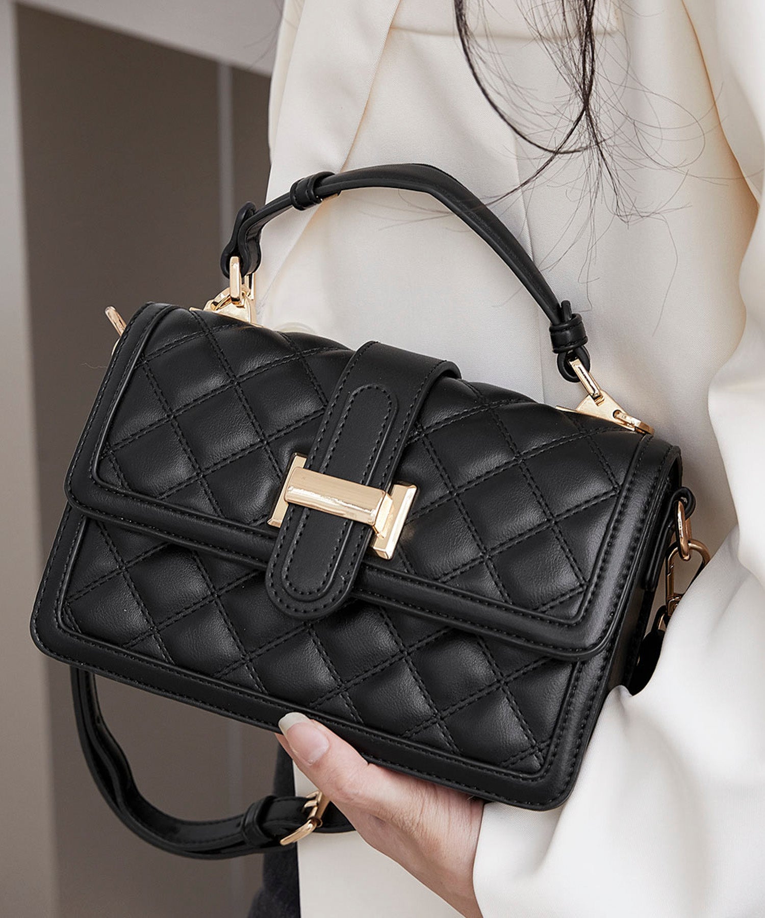 牛床革キルティングショルダーバッグjsn412374415 ブラック – [公式