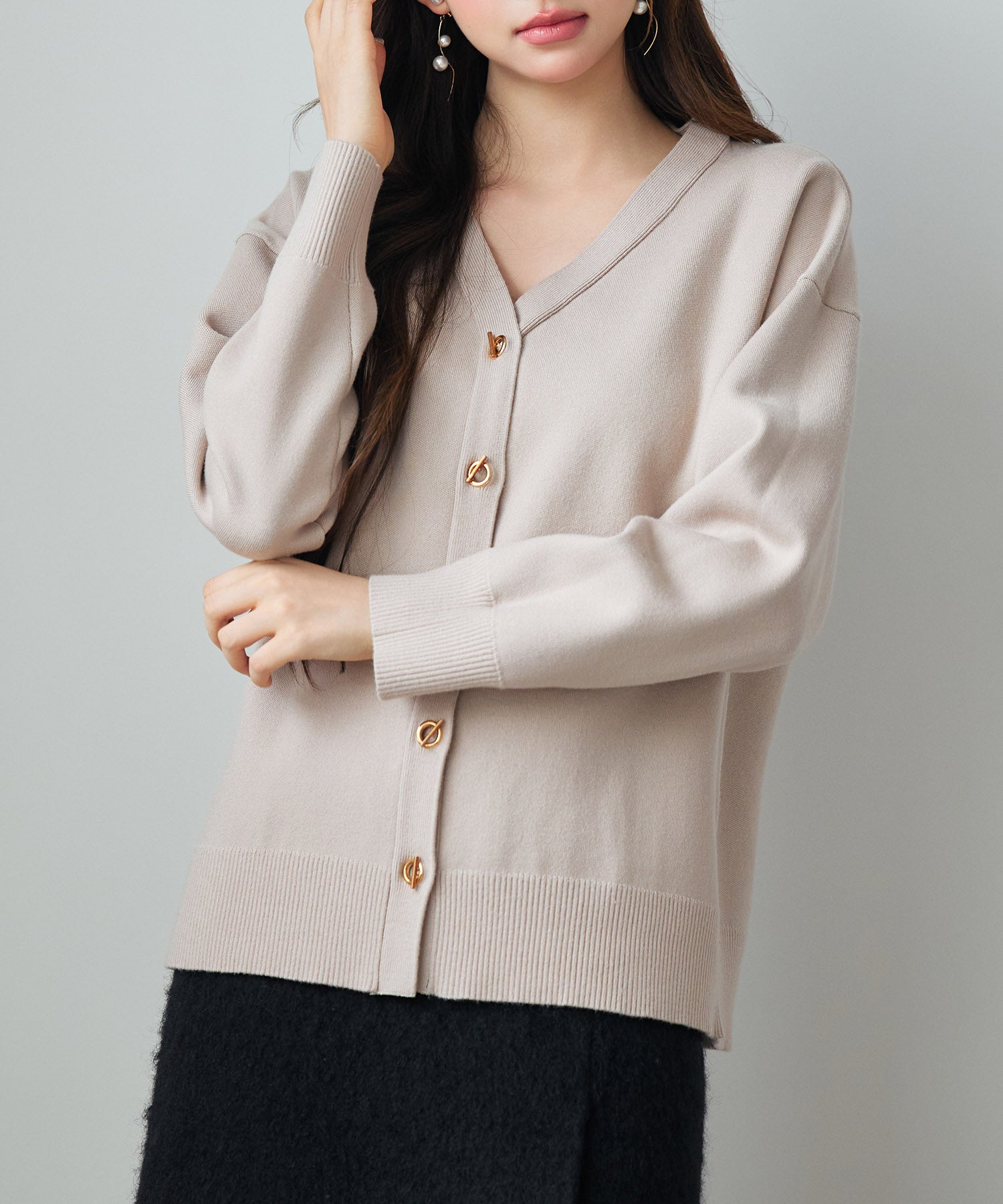 ハトメ釦Vネック長袖ニットカーディガンsdp8090 ベージュ – [公式