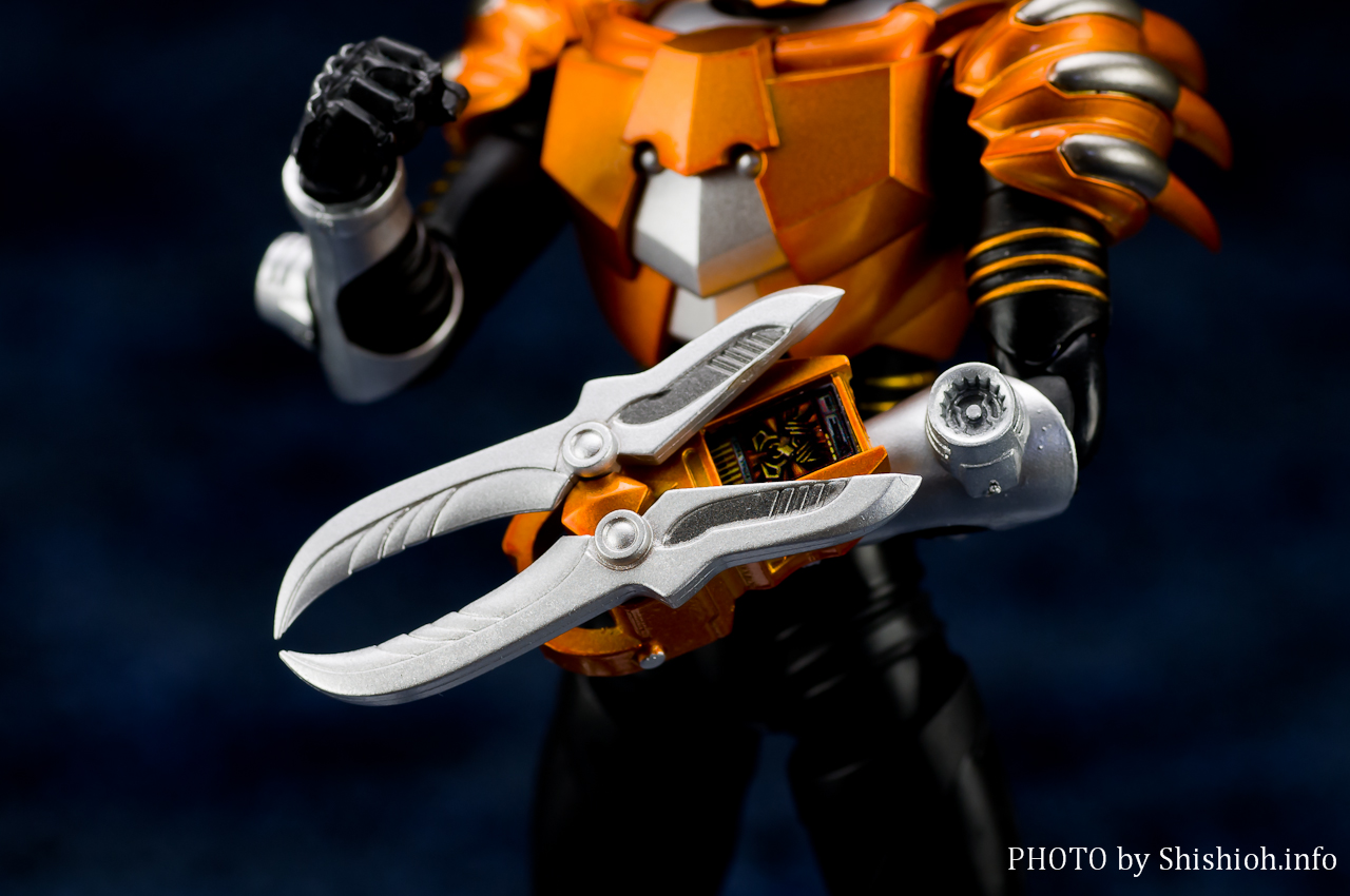 レビュー】 バンダイ 魂ウェブ商店 S.H.Figuarts 仮面ライダーシザース