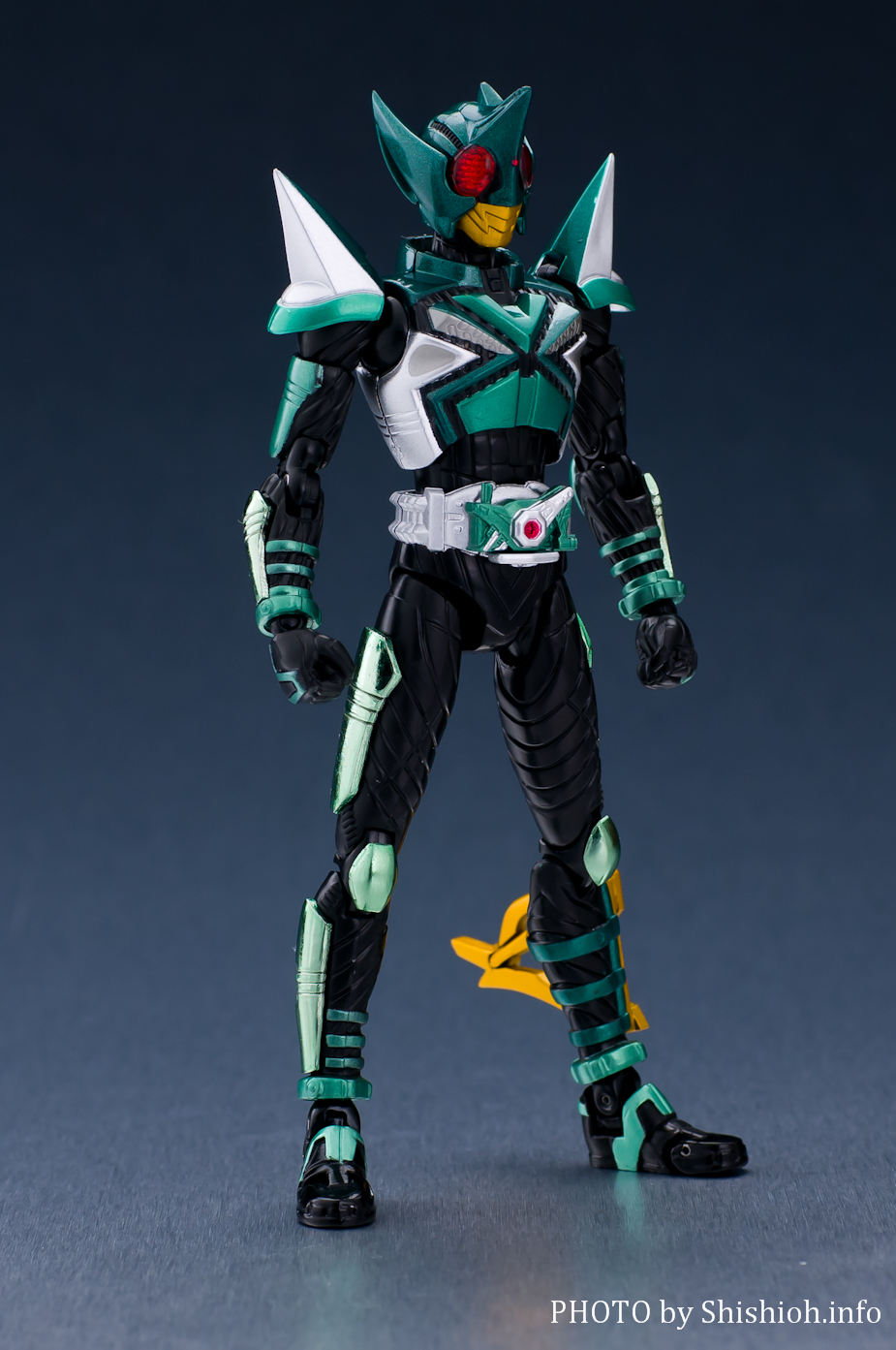 レビュー】 バンダイ S.H.Figuarts 仮面ライダー キックホッパー [仮面