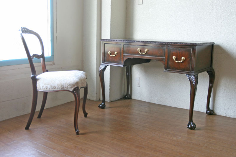 チッペンデールライティングデスク｜アンティーク家具・照明の専門店