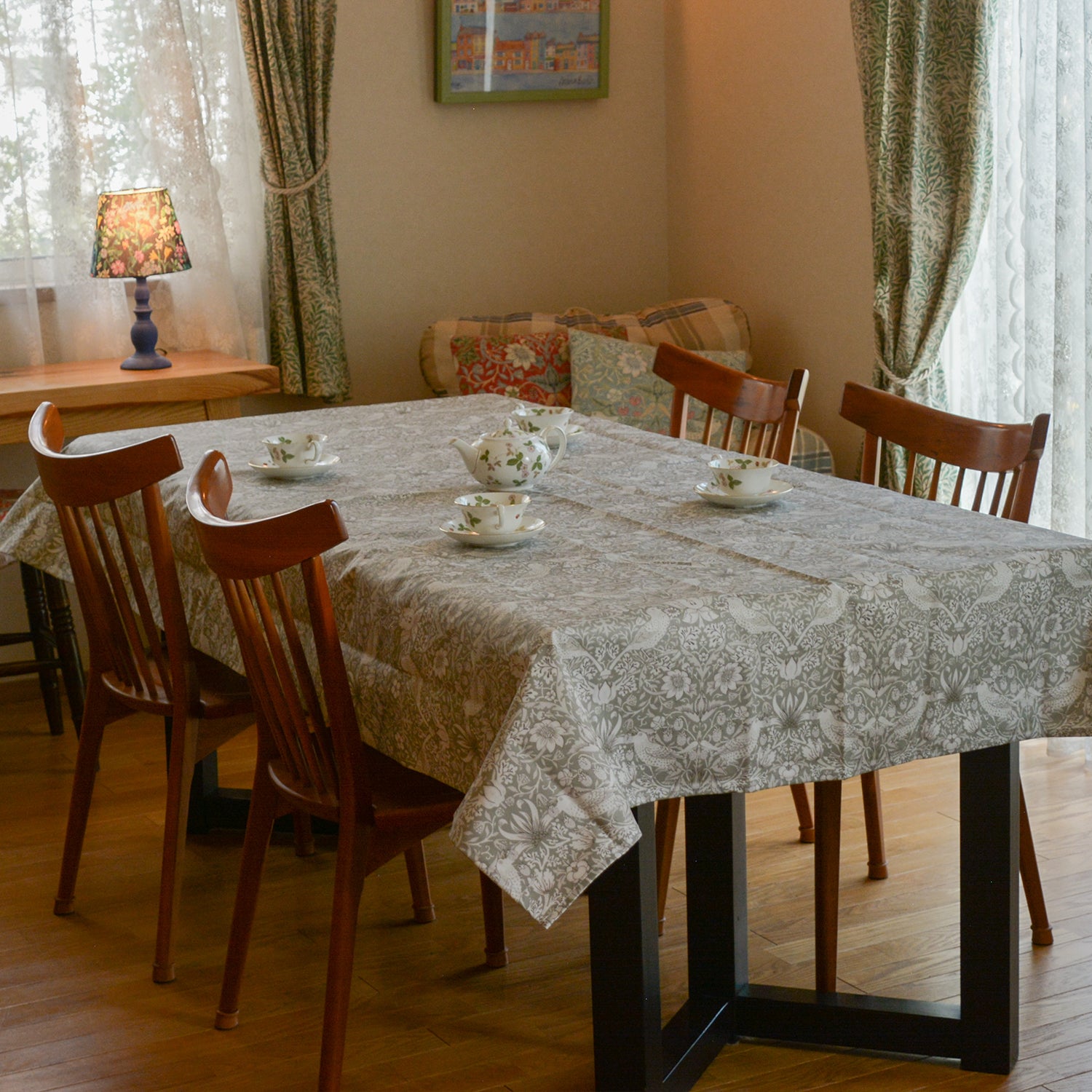 ウィリアムモリス PVC テーブルクロス 長方形 Strawberry Thief Grey