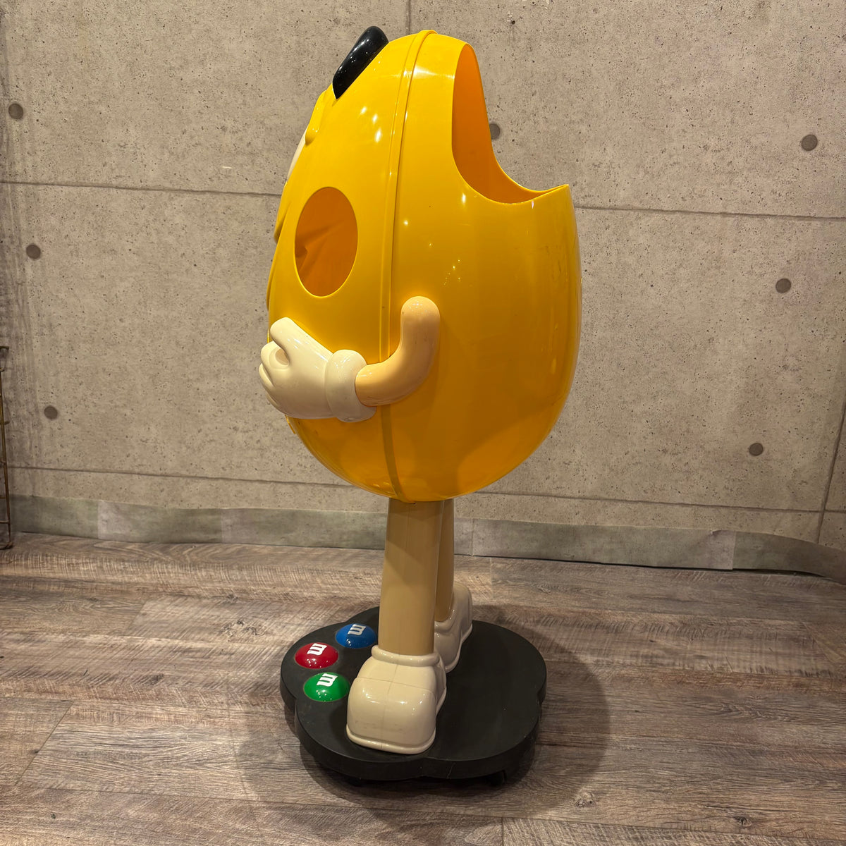 ストアディスプレイ 【M&M'S（エムアンドエムズ）】イエロー アメトイ