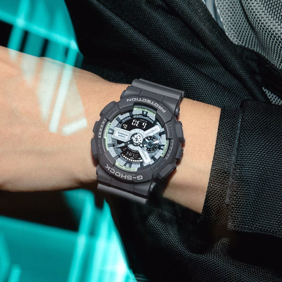 G-SHOCK HIDDEN GLOW 蓄光フェイス GA-110HD-8AJF メンズ 電池式
