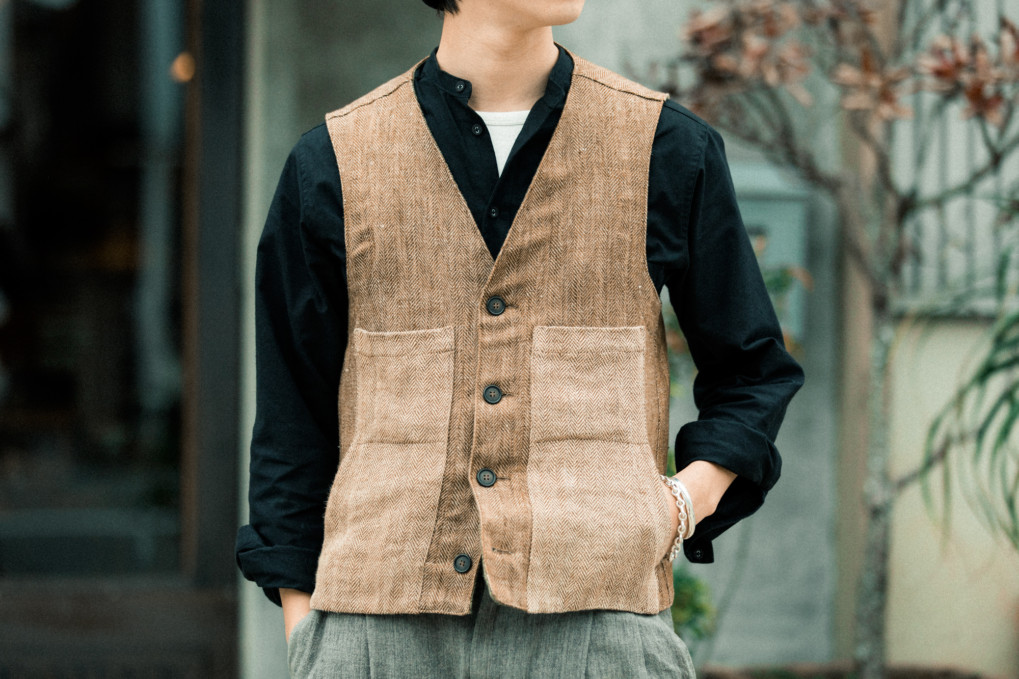 ワンランク上の身だしなみ。-FRANK LEDER VESTのご提案- ｜ SLOW&STEADY