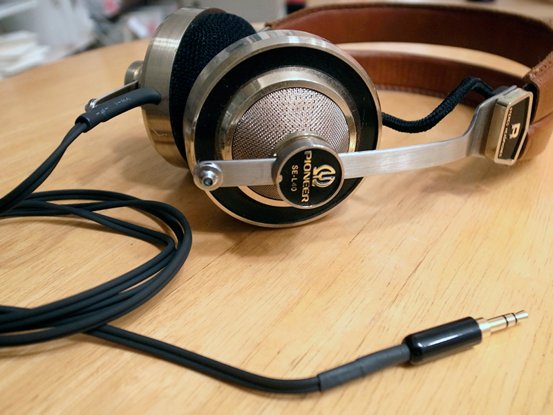 PIONEER SE-L40】【AKG K701】ヘッドホンの修理も勿論しています