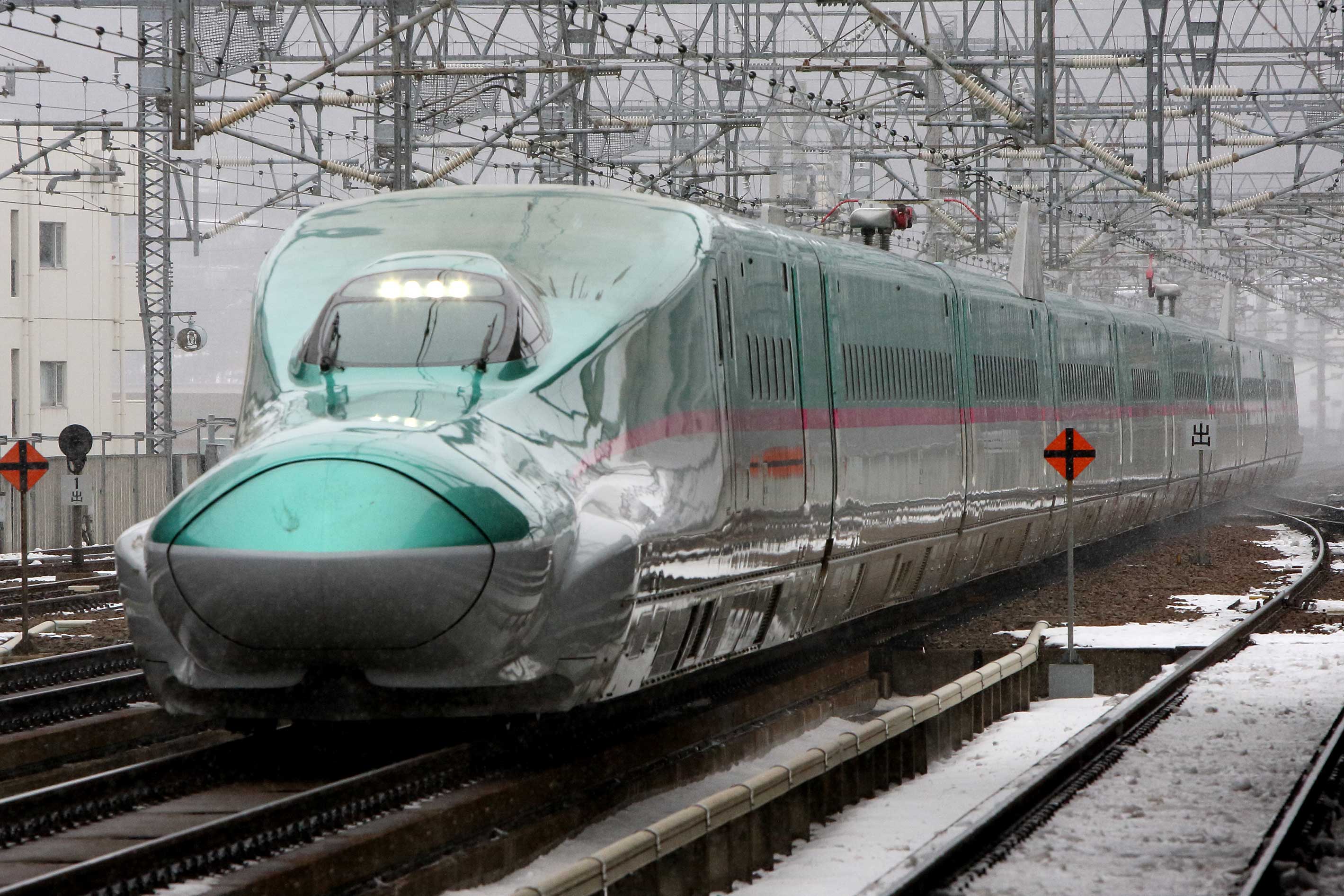 新型E5系新幹線「はやぶさ」－やっぱり冬は雪ですね25 | 電車のページ