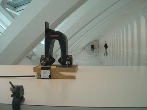 Music on a Long Thin Wire by Alvin Lucier (1977) – SOCKS