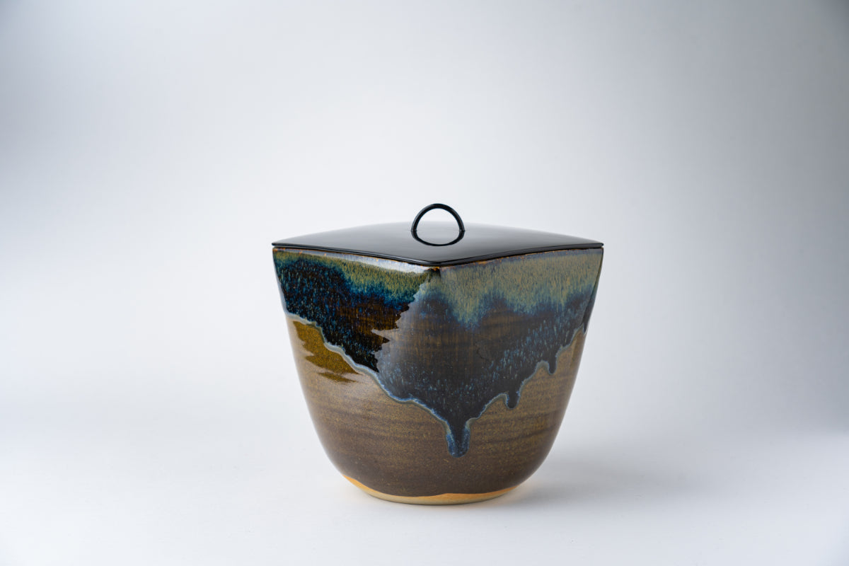 菱水指 十三代 髙取八山造 – 高取焼宗家