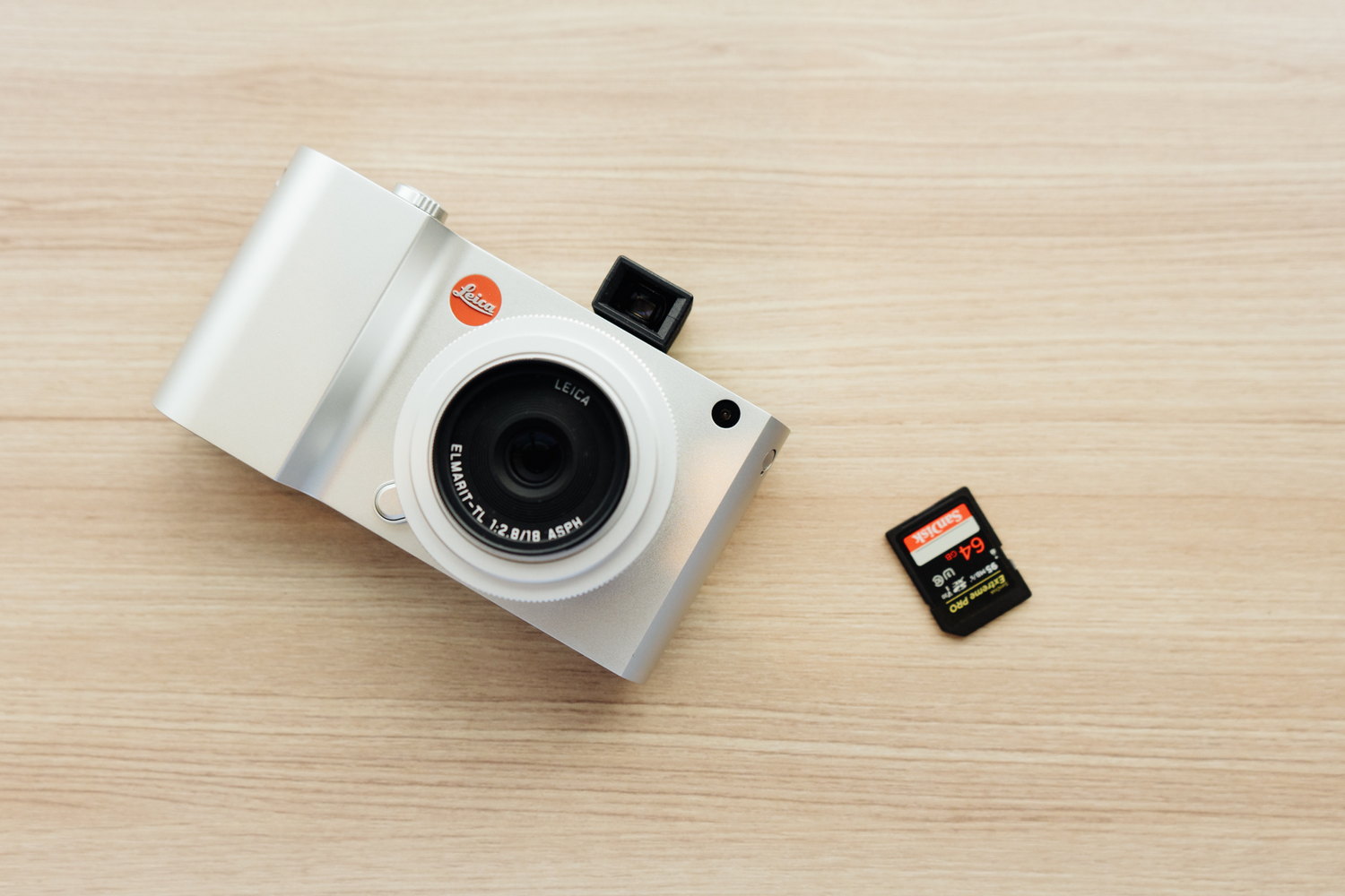 初めての光学ファインダー。Leica T でファインダー越しの世界を楽しむ