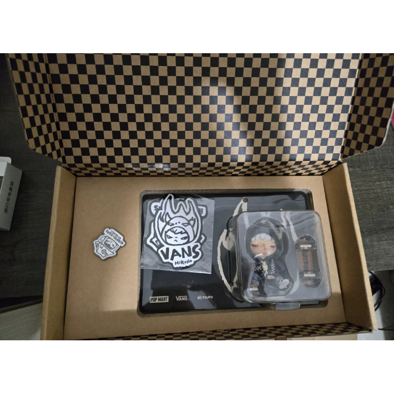 Hirono x Vans Figure Limited Edition – TOYSEZ