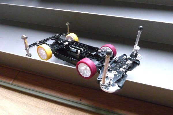 ミニ四駆（MSシャーシ）のリヤ用アンダーガードを考えてみる