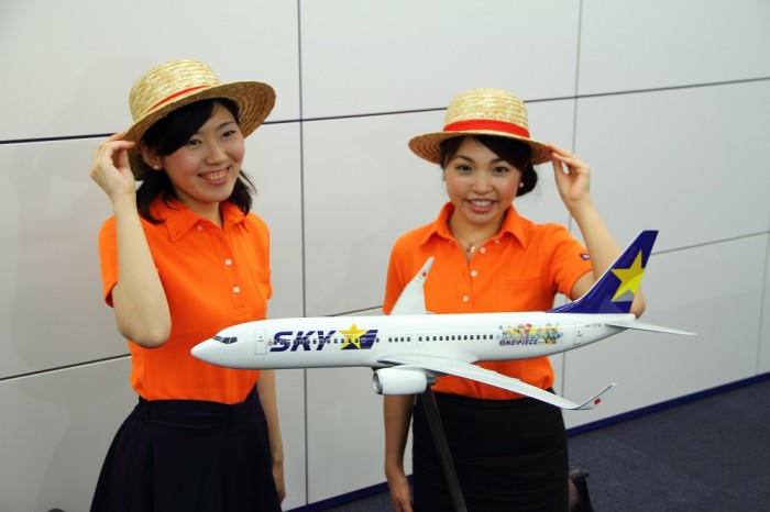 スカイマーク、ミニスカの次は特別塗装機「ワンピースジェット