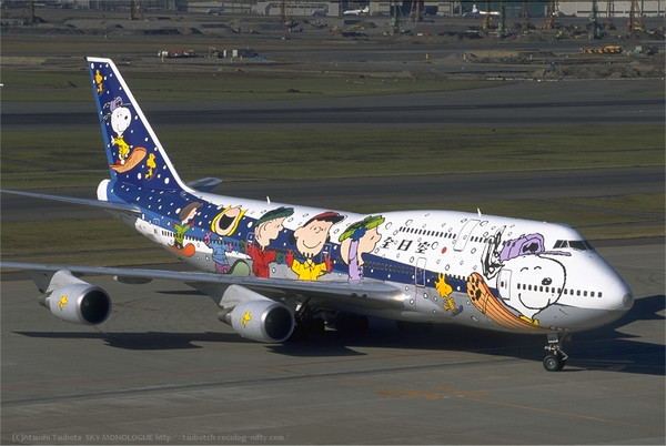 ANA スヌーピー号 JA8965: 世界の航空機フォト・ライブラリー