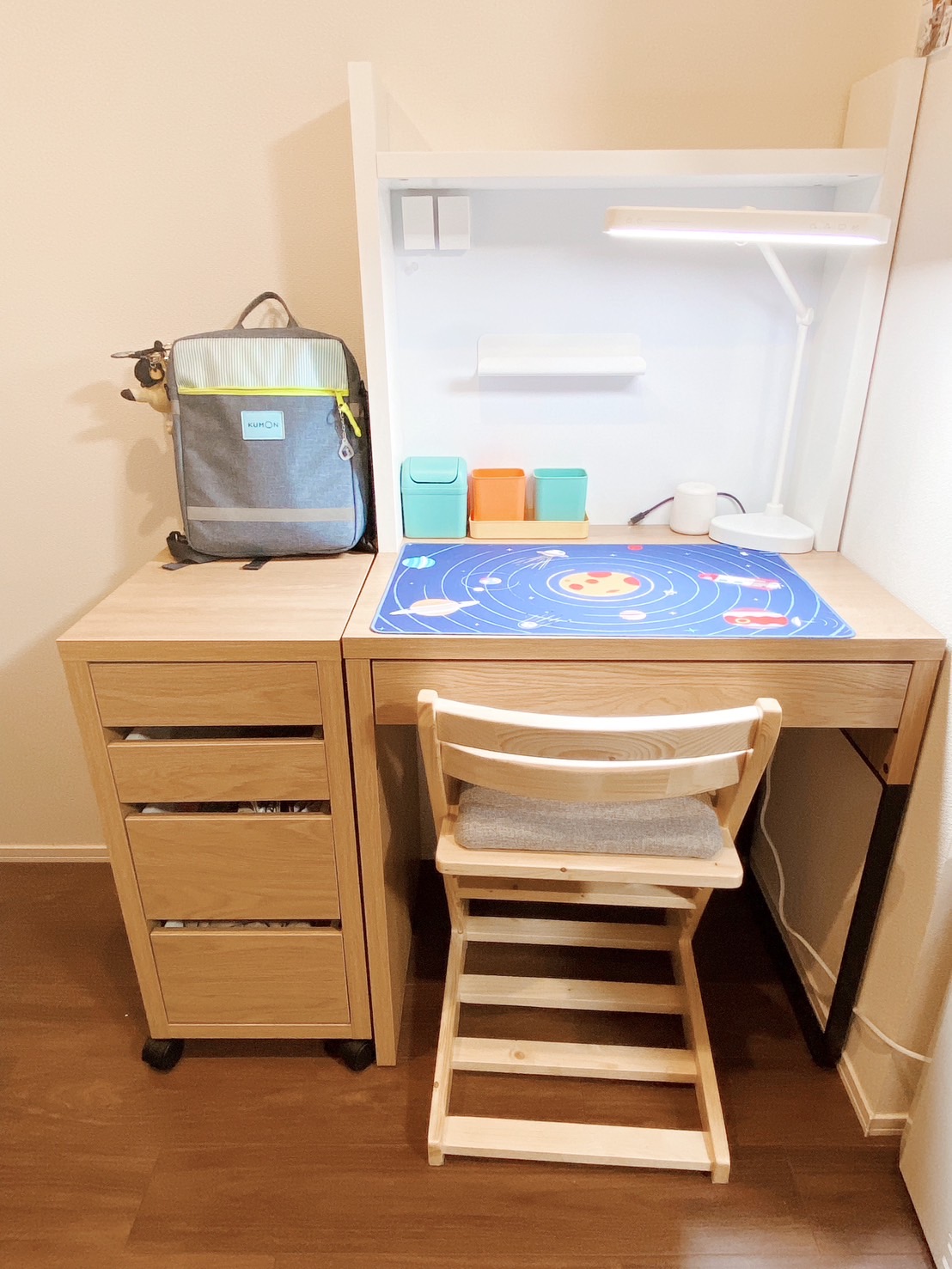 IKEAの学習机 使い勝手の正直レビュー ｜ つづくワーク