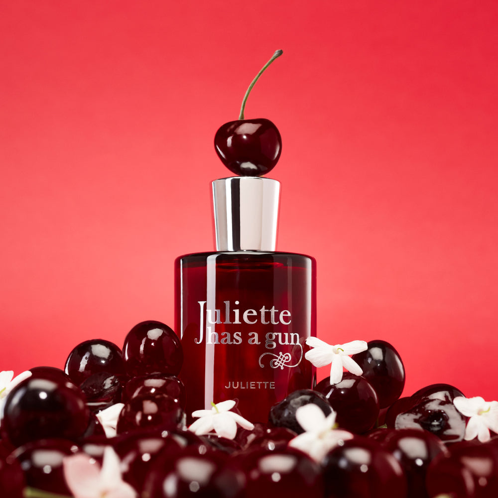Juliette | Eau de Parfum | Juliette has a gun