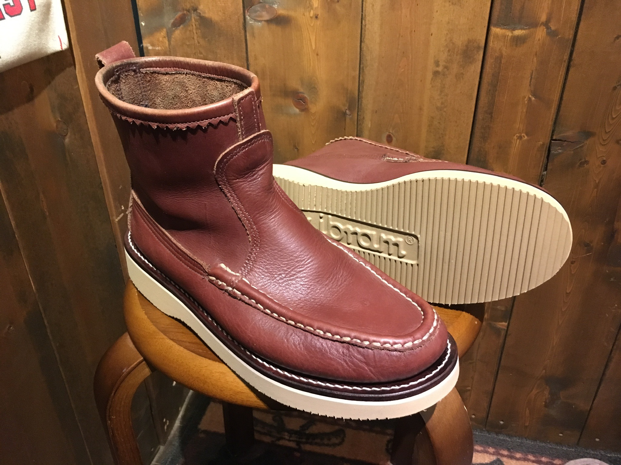 ラッセルモカシン ノックアバウト vibram#2060(サハラ) レザーミッド