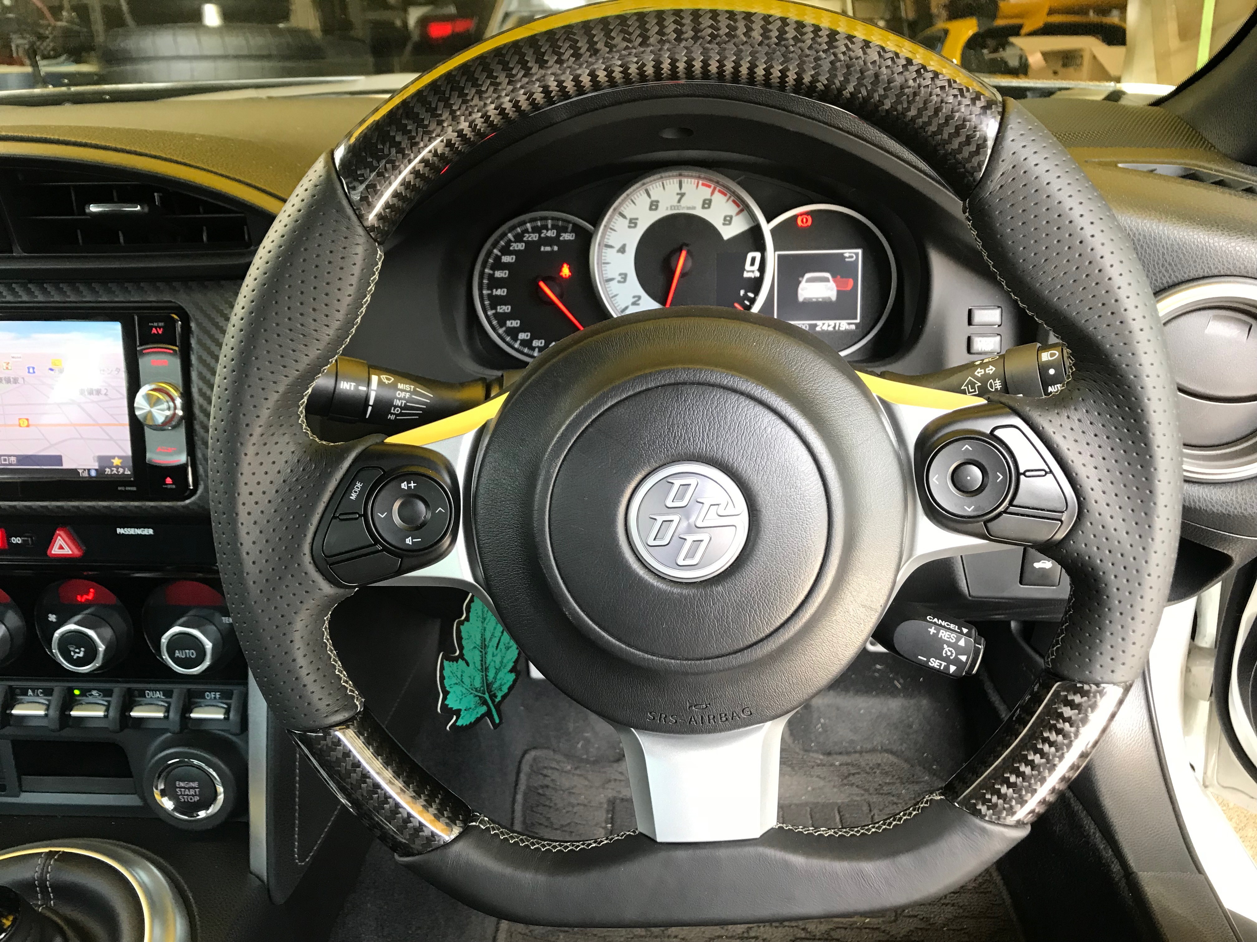 Revolution Online Catalog / カーボンステアリングホイール