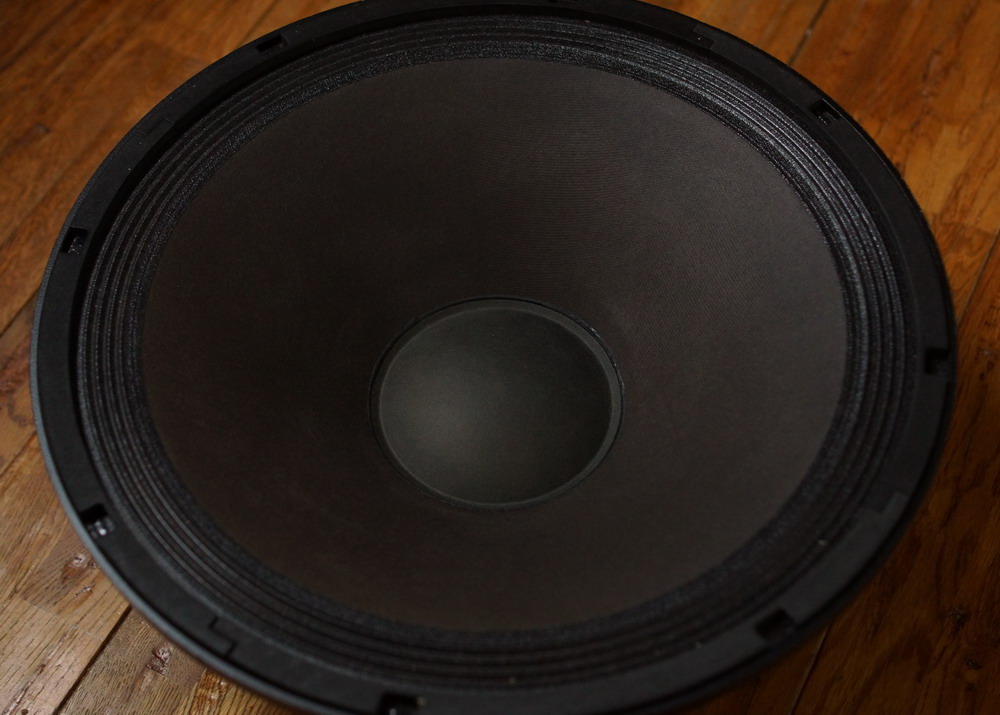 Beyma SM115N …ベイマの38cmウーファーユニット。スペイン製品。華やか