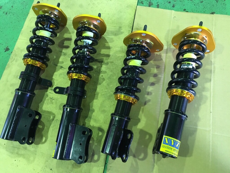 トヨタ AE111 カローラGT】XYZ車高調 RS TYPEを装着して頂きました