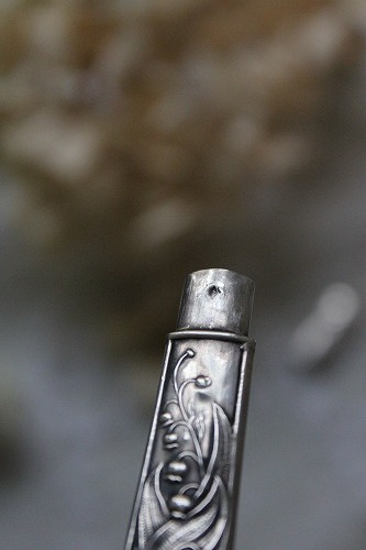 アンティークすずらんのシルバー ニードルケース」ココン・フワット