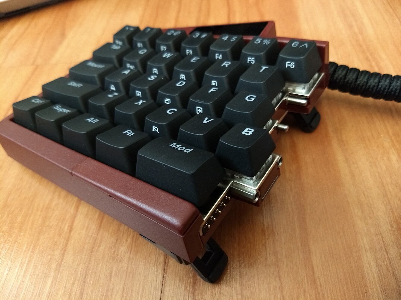 Ultimate Hacking Keyboard (UHK 60 V2)