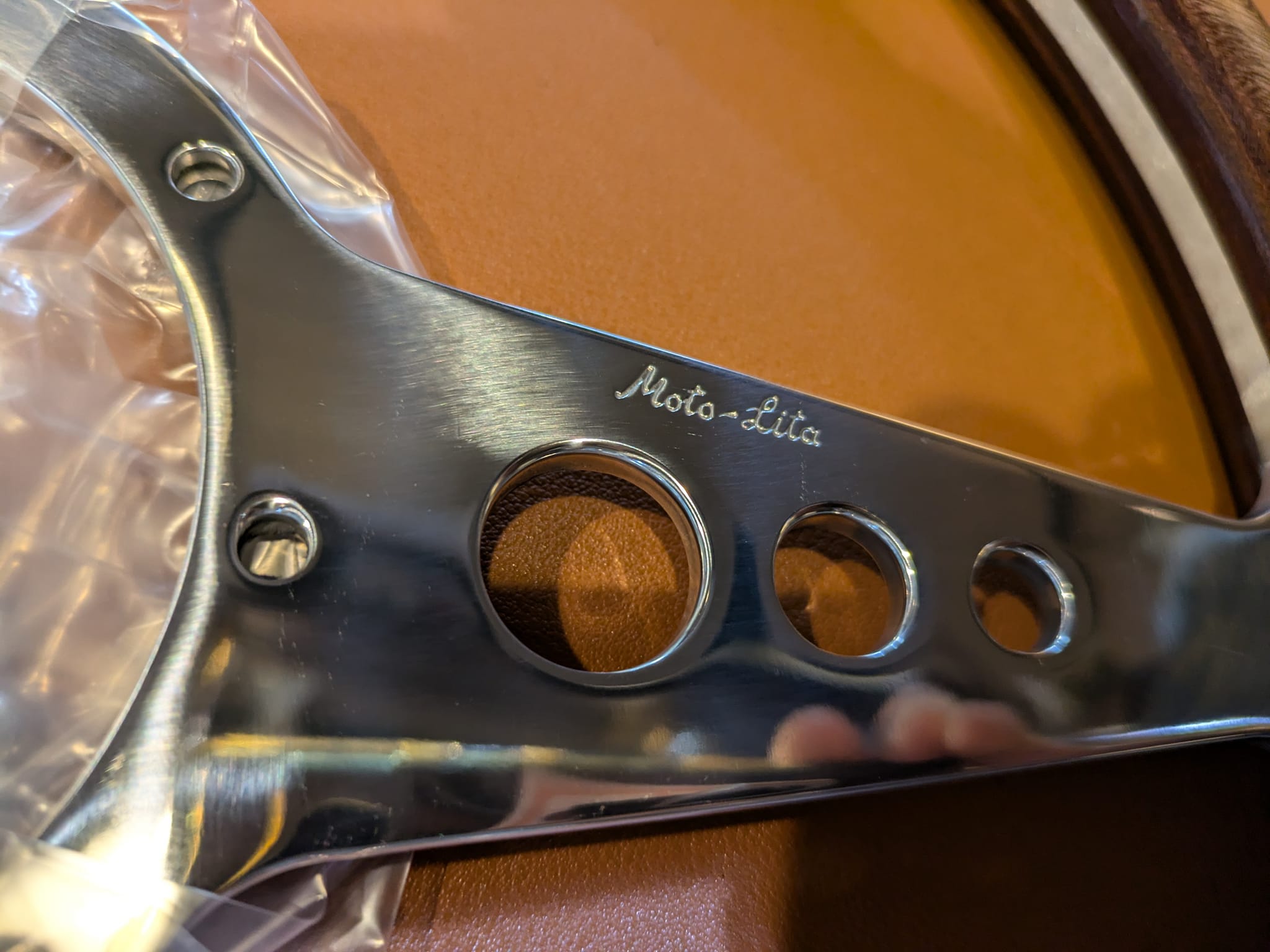 ALEC eShop / モトリタステアリング レザー 13インチ ディッシュ