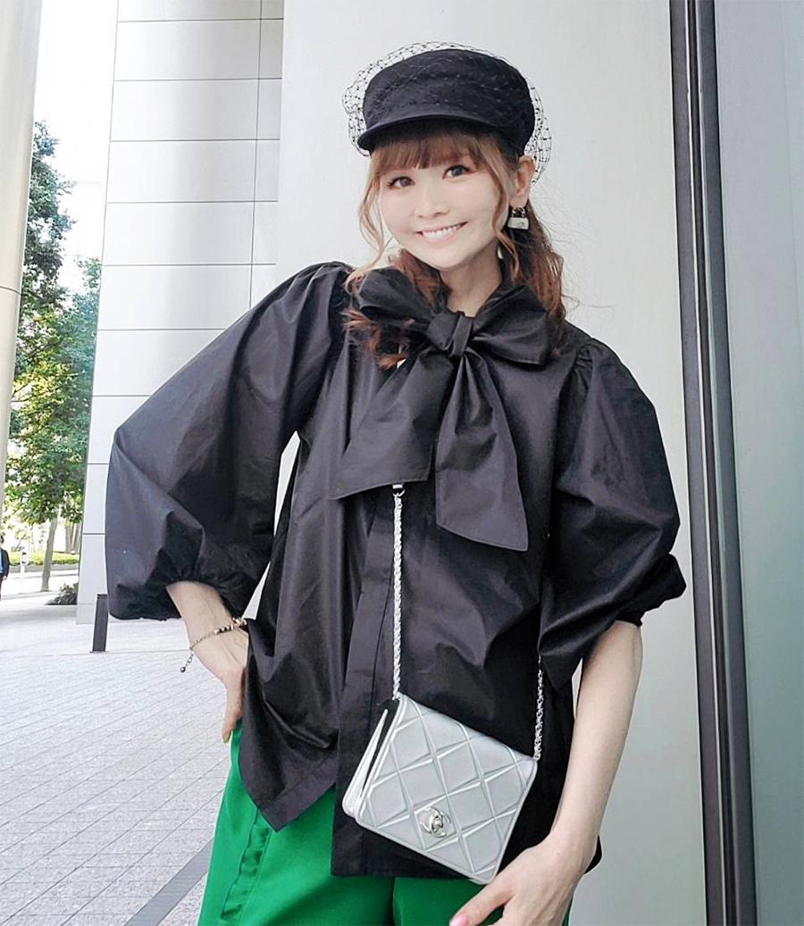 outlet】ビッグリボンブラウス トップス Sサイズ（S・Mサイズ