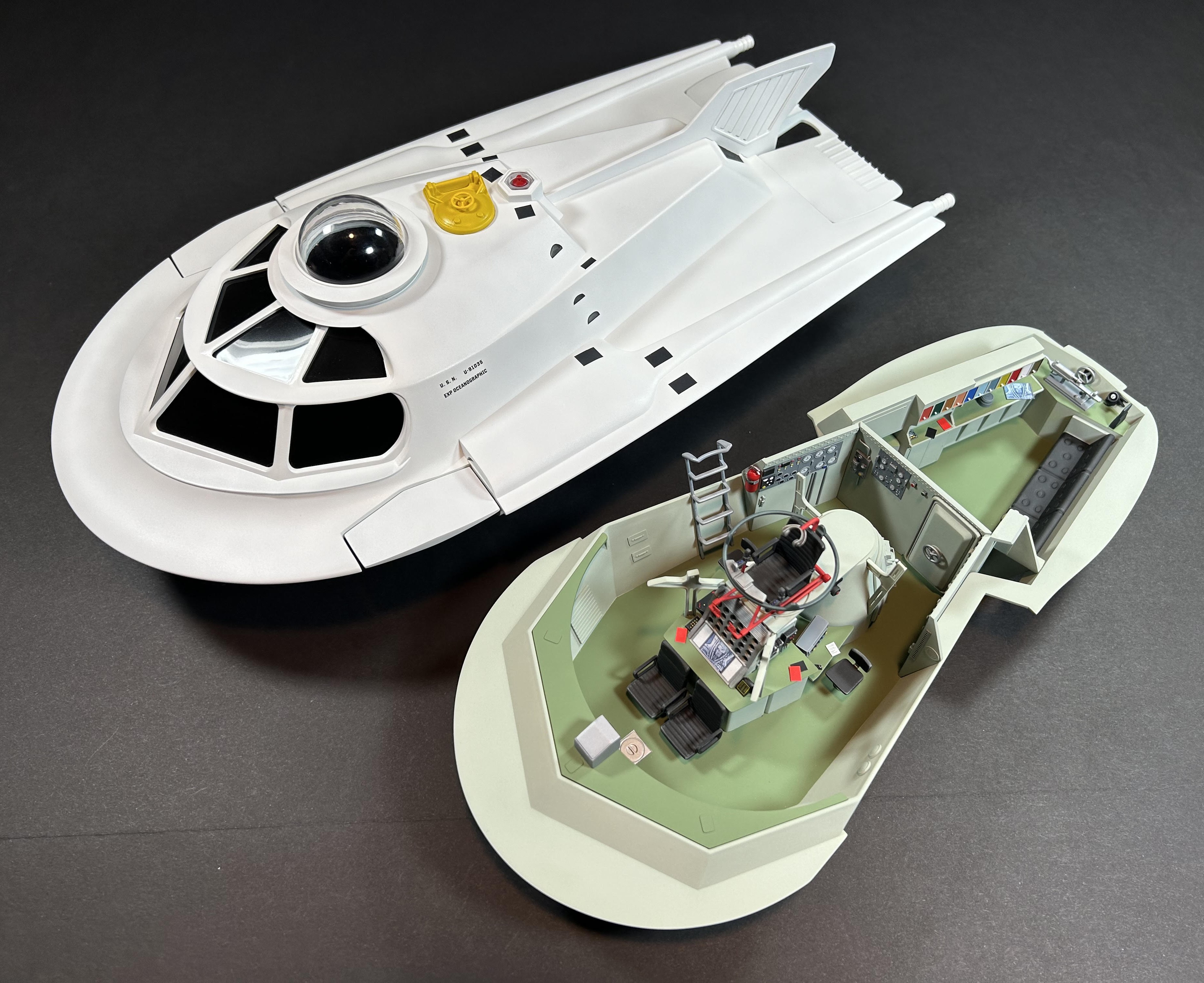 Finished Photos of Moebius' 1/32 Scale Proteus Submarine (Interior