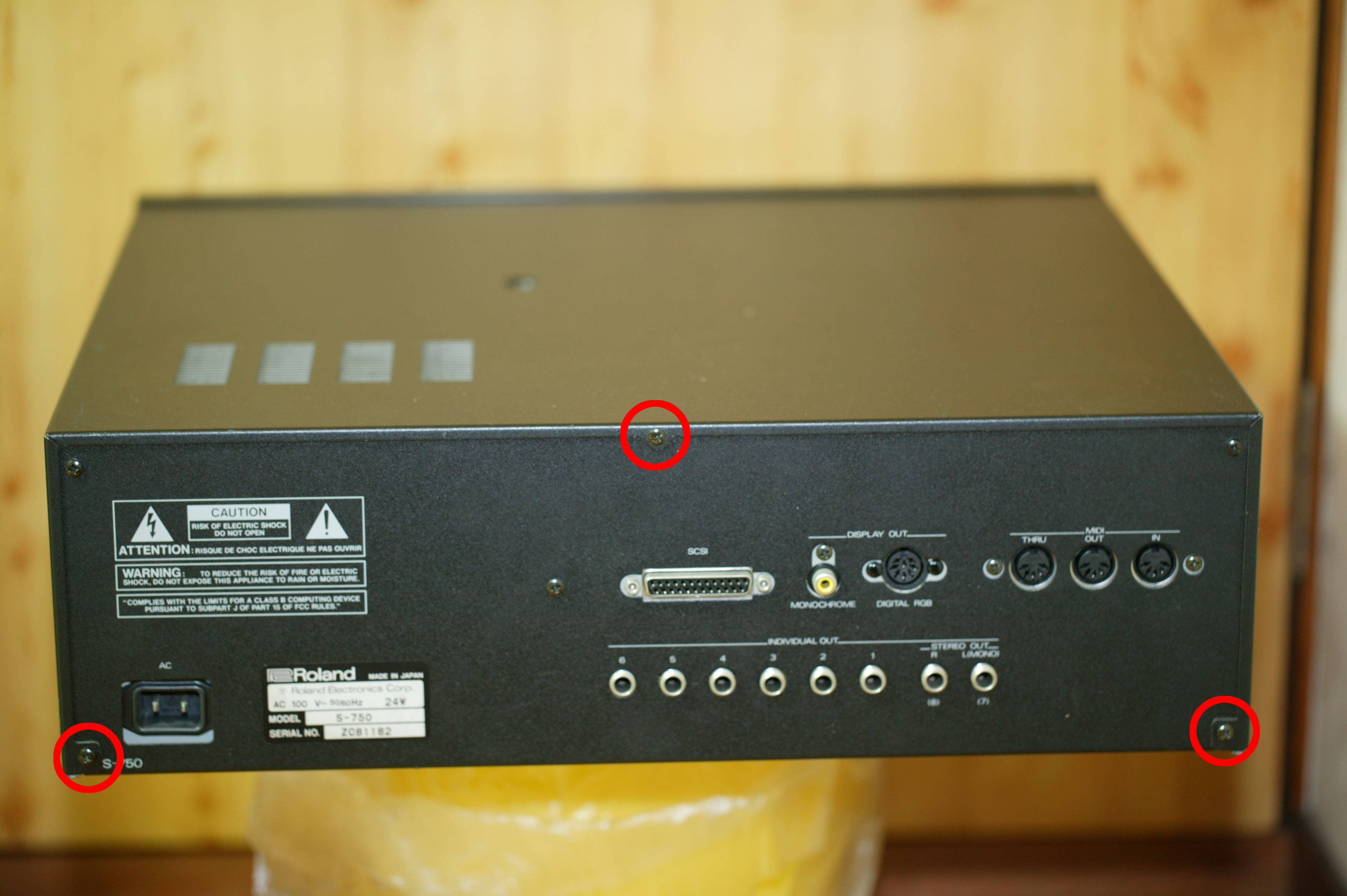 Roland S750に内蔵SCSIを増設して、CF AztecMonsterを内蔵させる