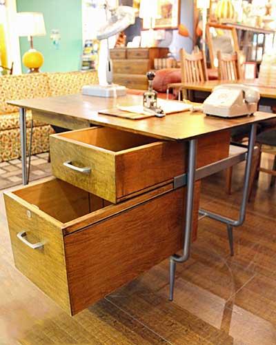 antique & Vintage furniture at's(アッツ)□ / インダストリアル