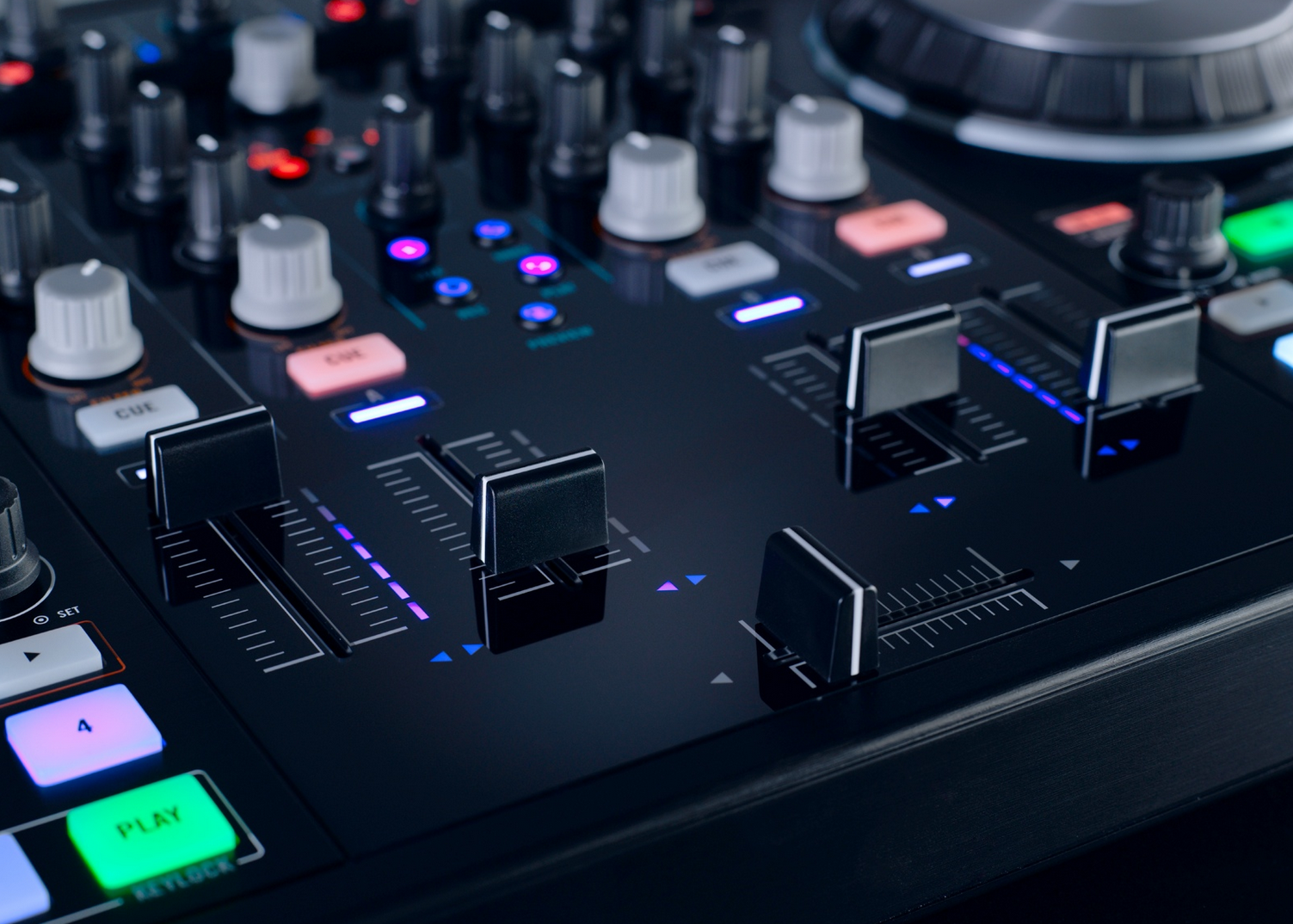 Native Instruments Traktor Kontrol S4 Mk2 Controller Review