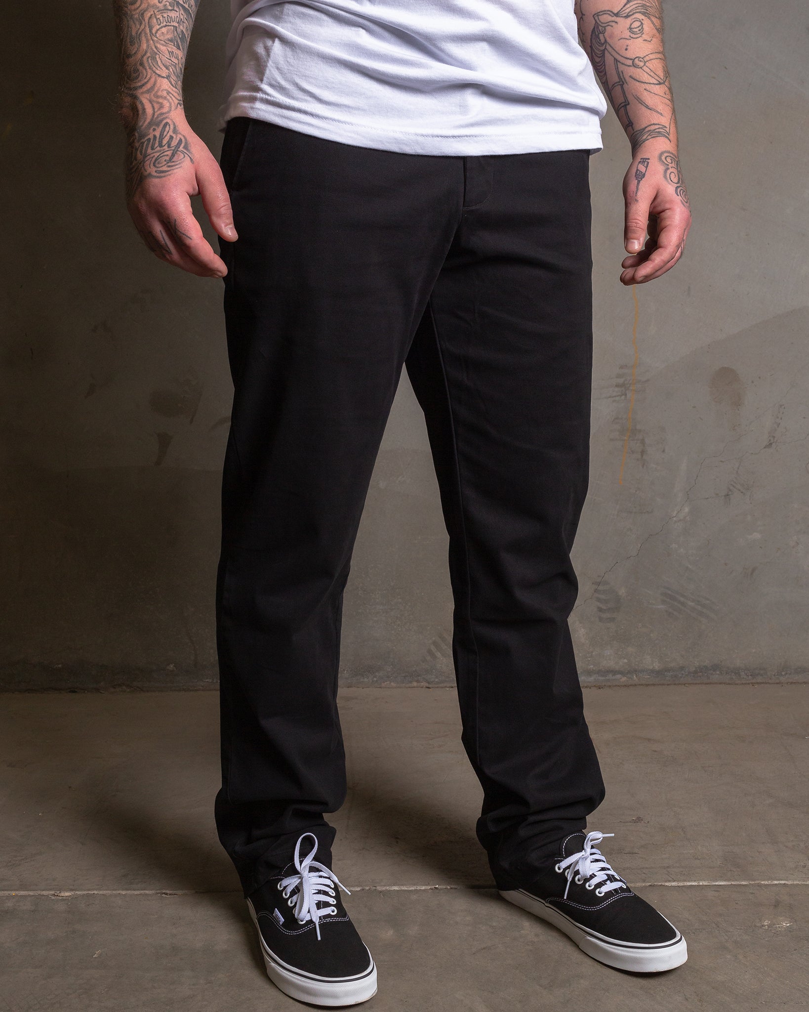 chino-pants-black-526490.jpg?