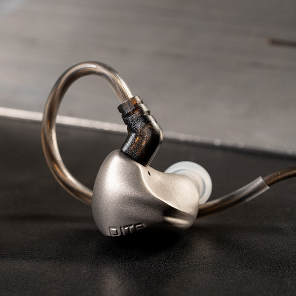 DITA Mecha – e☆イヤホン