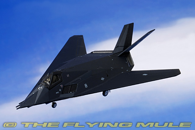 1/200 F-117A ナイトホーク hogan M-SERIES F-117A Nighthawk 1:200