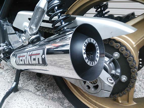 RC-ENGINEERING //RCエンジニアリング／zephyr750 装着例 - KERKER JAPAN