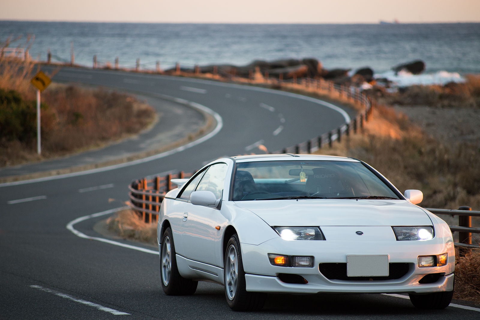 新世界へ…CarlZeiss Vario-Sonnar 80-200/4 MM | 覆水盆にキャッチ -Z