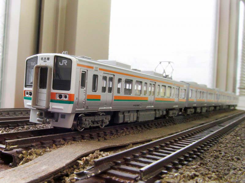 JR】211系5000番台“菱型パンタ車”（在庫案内） « GM通信