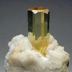 366日の誕生石【ヘリオドール】 - 江口宝飾（宝石鑑定士のいる店）