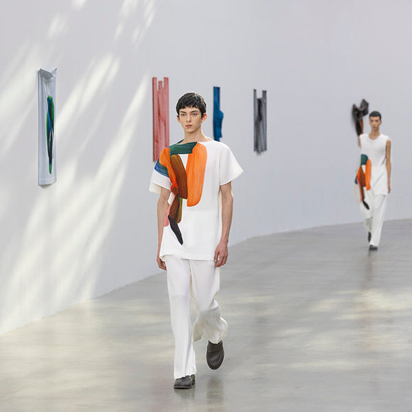 AUTUMN WINTER 2024/25 COLLECTION – isseymiyake.com